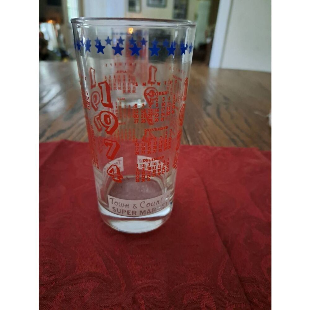 Vintage 1974 Town & Country Supermarket Drinking Glass Red White Blue